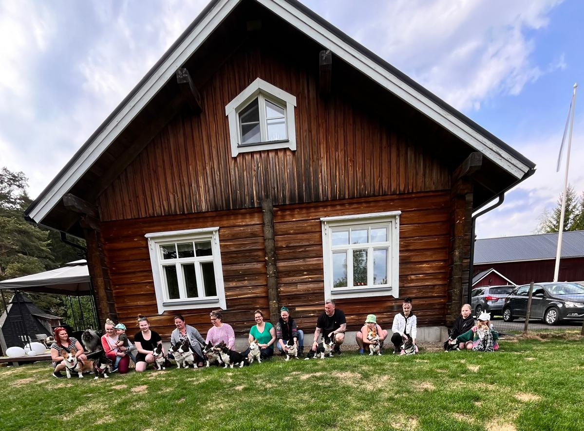 Dhaarien'sin poppoota kasvattajatapaamisessa vuonna 2024.